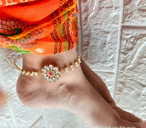 Tobillera nupcial artesanal de perlas y Kundan, Payal de metal, Brazalete para pies Meenakari, Joyería tradicional, Recuerdos para Sangeet, Pazaib, Mehandi, Pongal - Product Image 5