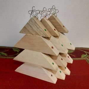 ไม้คริสมาสต์แข็งขนาดกะทัดรัดสำหรับตกแต่งเทศกาลรวมถึงกล่องไม้และป้ายติดผนัง - Product Image 2