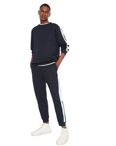 Conjunto Deportivo Azul Marino para Hombre, Sudadera de Cuello Redondo y Pantalones Deportivos con Rayas Blancas, Manga Larga, Ropa Casual de Otoño - Product Image 6