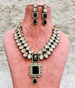 Ensemble de collier Mossanite Kundan avec pierre hydro pour femmes, parfait pour mariage, occasions spéciales, festivals - Product Image 4