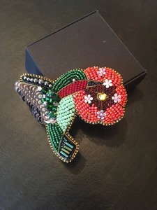 กระเป๋าคลัทช์ประดับลูกปัดสำหรับเจ้าสาวหรูหราออกแบบได้ตามต้องการพร้อมลูกปัดมุกเสน่ห์ลอนดอนยินดีต้อนรับการสั่งซื้อจำนวนมาก - Product Image 6