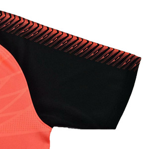 Uniforme de football léger et bon marché à manches courtes pour hommes adultes - 100% polyester, tenue de football respirante et à séchage rapide - Product Image 3