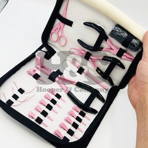 Nouveautés : Kit d'outils pour extensions capillaires roses – Crochets, pinces, boîte, fils, aiguilles, ruban de vison durable, pinces en acier – Kit d'outils capillaires en acier - Product Image 3