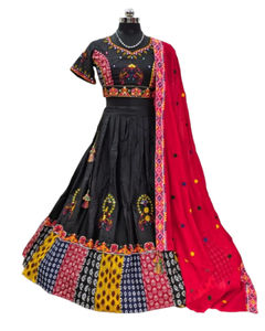 Encaje bordado Georgette pesado de tendencia con blusa Lehenga Choli de algodón indio y pakistaní listo - Product Image 1
