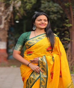 Magnifique saree de mariée en filet avec des diamants créant un look époustouflant pour les mariées lors de leur journée spéciale tarifs de gros disponibles - Product Image 6