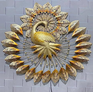 Magnifique arbre floral rouge et blanc dans un cadre en métal doré. Disponible à prix de gros. - Product Image 4