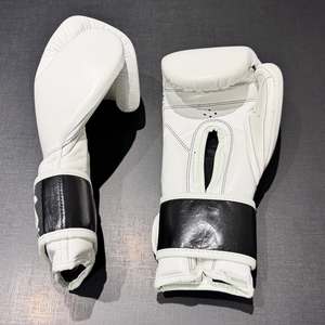 Gants de boxe Cleto Reyes 2026 en cuir de vache véritable, avec lacets traditionnels, qualité supérieure, sur mesure, au meilleur prix - Product Image 2