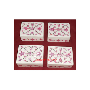 Boîte rectangulaire incrustée de nacre rose en marbre blanc pur de conception indienne et mondialement connue pour la décoration de la maison et la boîte douée - Product Image 1