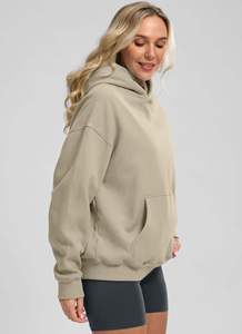Sudadera con Capucha de Felpa Beige para Mujer, Suave y Cálida, Manga Larga, Bolsillo Tipo Canguro, Opción de Logotipo Personalizado, Cómoda, Informal, Personalizable en la Parte Delantera - Product Image 2