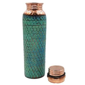 Bouteille d'eau en cuivre au look antique pour les amateurs de yoga avec un design étanche et un artisanat de haute qualité pour un usage quotidien - Product Image 4