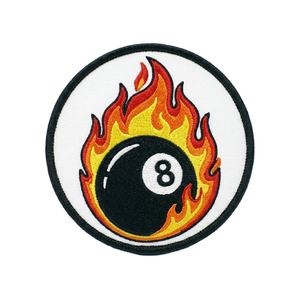 Patch thermocollant en jean brodé personnalisé Flaming 8 Ball avec forme alphabet pour vestes et accessoires vestimentaires - Product Image 1