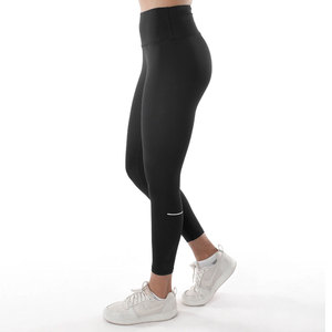 Leggings deportivos de color negro para mujer, recién llegados, mallas deportivas con realce de glúteos, mallas de gimnasio sin costuras con logotipo personalizado de alta calidad - Product Image 1