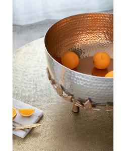 Elegante cuenco de plata martillada con detalles en hojas de oro y patas, perfecto para servir o uso decorativo, elegante y único - Product Image 5