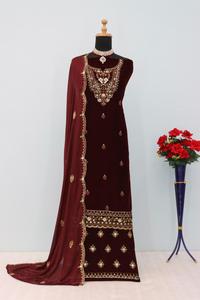 Costume Salwar Kameez en velours d'hiver de style fantaisie avec paillettes Design pakistanais pour les fêtes et les mariages - Product Image 3