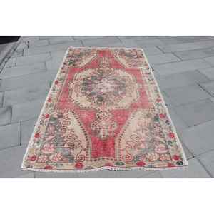 Alfombra Vintage de 4.2x7.3 pies, Alfombra Turca, Alfombra con Borde Rojo - Product Image 1