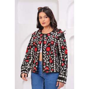 Veste en coton matelassée florale bohème faite à la main, doublure réversible en lin, extérieur en cuir brodé, pour l'automne, personnalisable - Product Image 1