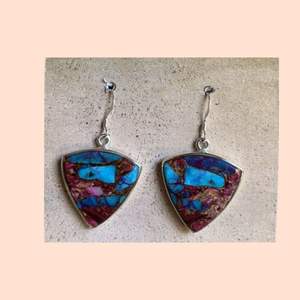 Triángulo Navajo Dream Mohave & Sterling Long Delight Pendientes Estilo vintage bohemio Regalo de aniversario Precio al por mayor - Product Image 1