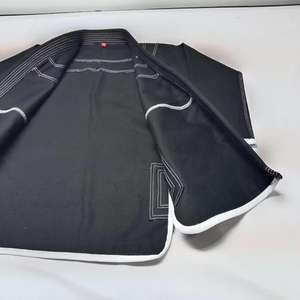 Uniforme de karaté personnalisé de haute qualité pour adultes, dernière conception, tenue d'arts martiaux personnalisée, nouveauté, quantité minimale de commande bas - Product Image 4