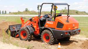 รถตักล้อยางแบบมีข้อต่อ Kubota R070 ขนาดกะทัดรัด กำลังยก 2800 กก. เครื่องยนต์ดีเซล 47.3 กิโลวัตต์ รถแทรกเตอร์ 4900 กก. รับประกันปั๊ม 2 ปี - Product Image 3