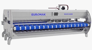 Machine à laver les tapis électrique manuelle économique EUROMAK SC 4200, capacité 750 m², nettoyage à l'eau froide, stérilisation/désinfection - Product Image 4
