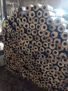 Vietnam Vente en gros Briquettes de riz pour le chauffage Prix compétitif Briquettes de riz bon marché - Product Image 3