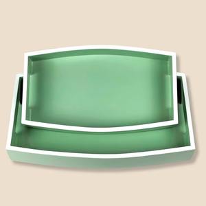 Plateau de service élégant en métal vert pour la cuisine à domicile Plateau décoratif élégant pour les collations, le thé et le service de fête - Product Image 1