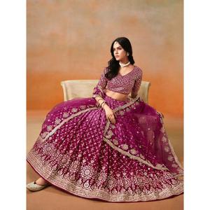 Lehenga Choli de Lujo para Novia, con Lentejuelas Zari y Pedrería, Prenda India Premium para Bodas, Bordado Natural, Ecológico - Product Image 6