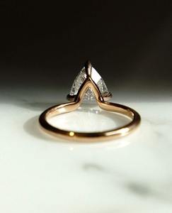 Anillo de Diamante Cultivado en Laboratorio de 1.30 Quilates con Corte Trillón, Diseño Solitario con un Diamante Brillante CVD o HTHP - Product Image 5