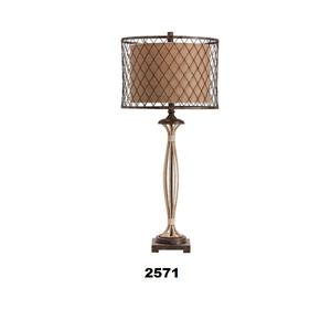 Lámpara de mesa de metal de alta calidad con acabado antiguo para el hogar sala de estar y comedor - Product Image 1