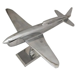 En vente, des sculptures d'avions métalliques à grande échelle peuvent transformer les espaces publics en environnements immersifs sur le thème de l'aviation. - Product Image 5