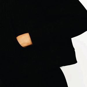 Customized Women's Black Winter Pullover Hoodie Cotton Fleece Printed Front Logo Streetwear Eco Friendly Hoodies for women - Product Image 4