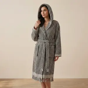 Albornoz Unisex de Lujo con Pompones, Tejido a Mano, de Algodón Turco, para Resort, Uso Todo el Año, Ropa de Dormir y de Estar por Casa, Verano, Suministrado por ODM, Turquía - Product Image 6