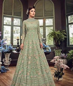 Mode indienne à la mode pour les femmes longue soie Banglory avec broderie Anarkali Kurti robe avec Dupatta costume de fête de mariage - Product Image 1