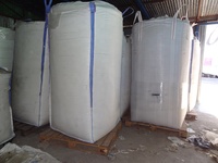 GRANULAT DE PLASTIQUE 95% HDPE / 5% PP (REGRIND - FLAKES) PROVENANT DE CAPS (COULEURS MIXTES) EN BIG BAGS, DÉCHETS / RESIDUS.