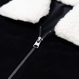เสื้อแจ็คเก็ตขนแกะบุขนสำหรับผู้ชาย เนื้อผ้านุ่ม สวมใส่สบาย ตัวเลือกการสร้างแบรนด์ตามสั่ง เหมาะสำหรับแฟชั่นฤดูหนาว การสวมใส่เป็นเลเยอร์ และลุคสบายๆ ในชีวิตประจำวัน - Product Image 3