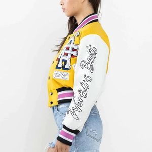 Chaqueta Universitaria Negra Elegante con Diseño Clásico que Ofrece Calidez y Versatilidad para Vendedores en Línea, Optimizada para un Look Urbano y Moderno - Product Image 4