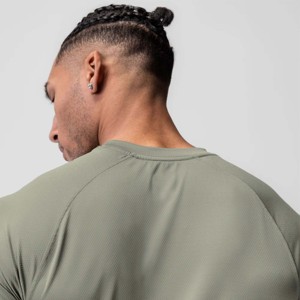 Camiseta ultraligera de rendimiento para hombre para deportes activos, gimnasio y actividades de alto rendimiento - Product Image 4