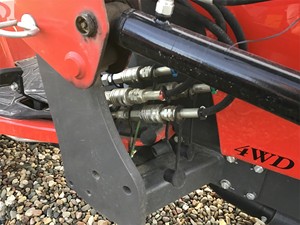 Tractor Pequeño Confiable Massey Ferguson GC1723E 2020 con Transmisión Hidrostática - Product Image 2