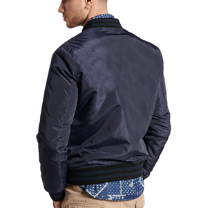 แจ็คเก็ตบอมเบอร์ผ้าซาตินโพลีเอสเตอร์ 100% แบบสั่งทำขายส่งสำหรับผู้ชาย ลายสก็อตแบบกลับด้านได้ กันน้ำ สำหรับฤดูหนาว - Product Image 4