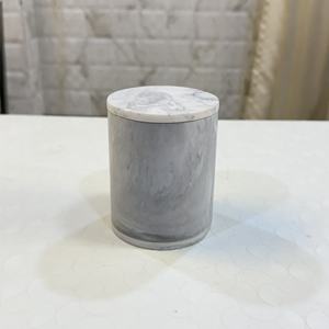 Frascos de resina coloridos para velas, disponibles en diferentes tamaños y diseños, con tapa, ideales para usar mientras se salen de citas para atraer la atención. - Product Image 6