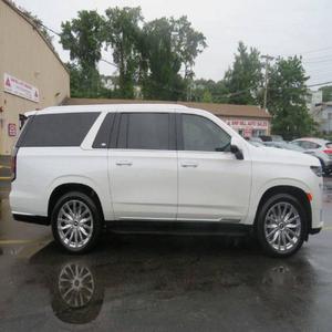 Cadillac Escalade ESV Premium Luxury 2024, Limpio y a Precio Accesible - Product Image 2