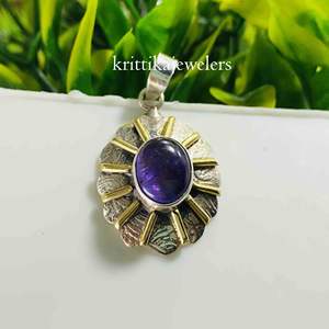 Colgante fino de Plata de Ley 925 hecho a mano con ajuste de bisel de alta calidad, piedra preciosa de amatista natural, accesorio de fiesta para mujer - Product Image 1