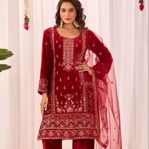 Conjunto de Kurti, Pantalón y Dupatta de Terciopelo Bordado para Mujer, Ropa Étnica Roja, Traje de Boda para Mujer - Product Image 1