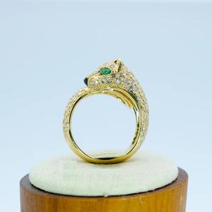 Anillo de diamante de moissanita personalizado de lujo unisex chapado en oro amarillo de 18K 2,23CT con diseño de leopardo Esmeralda joyería de moda hecha de Jade - Product Image 1