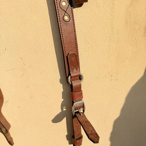 Plastron de cheval en cuir véritable avec sangles réglables |   Harnais de poitrail équestre fait main pour l'équitation anglaise et western - Product Image 2