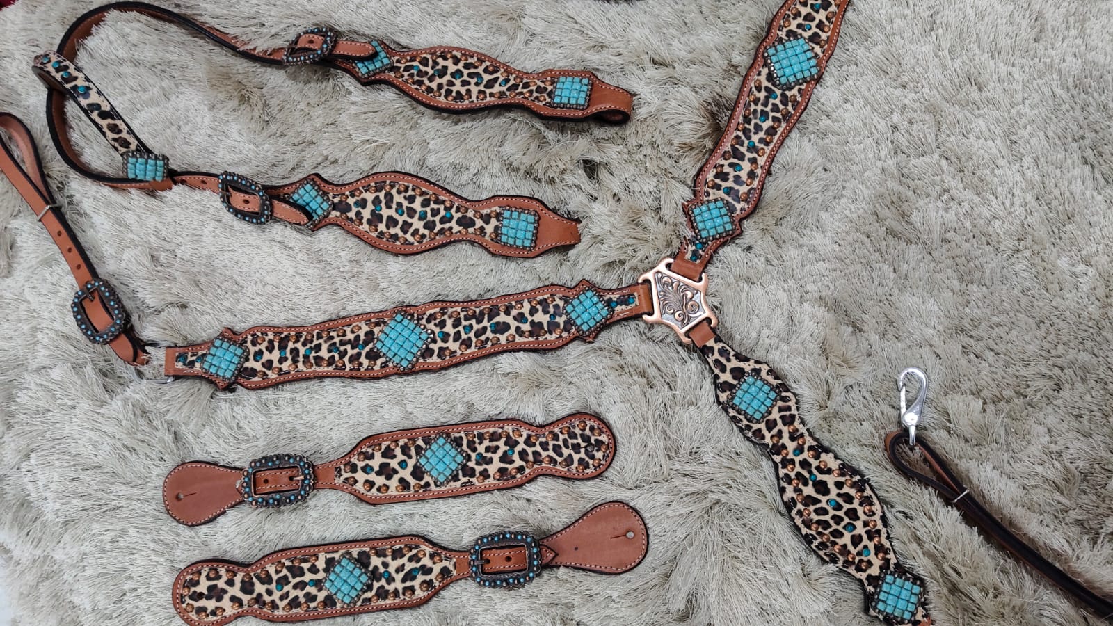 สีน้ำตาล