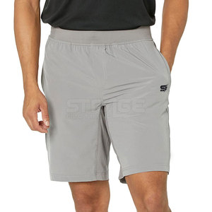 Shorts de course écologiques et solides avec des panneaux respirants et une construction légère pour une tenue de performance - Product Image 2