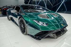 Ventas Calientes 2024 LP 640 4 STO Turbo RWD Coupé con Ruedas R17, Interior Oscuro, Asientos de Cuero, Transmisión Automática y Techo Panorámico - Product Image 3