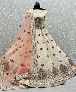 Elegante Lehenga Choli de Georgette con Bordado de Lentejuelas y Dupatta, Ropa de Boda, Precio al por Mayor, Prenda Étnica - Product Image 4