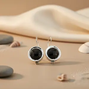 ต่างหูแบบยาวสไตล์วินเทจสำหรับผู้หญิง ประดับด้วยพลอยสีดำ ไดมอนด์ อาเกต ทับทิม ไข่มุก วัสดุทองคำแท้ 100% สีโรสโกลด์และสีเหลือง - Product Image 2